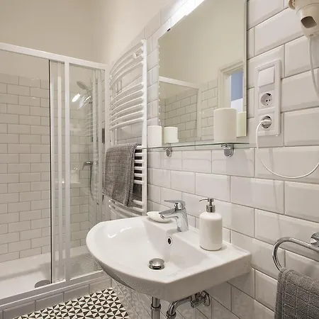 Engel Apartment